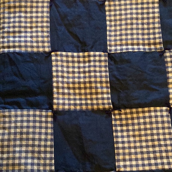 Checkered Table Runner - Picture 3 of 8